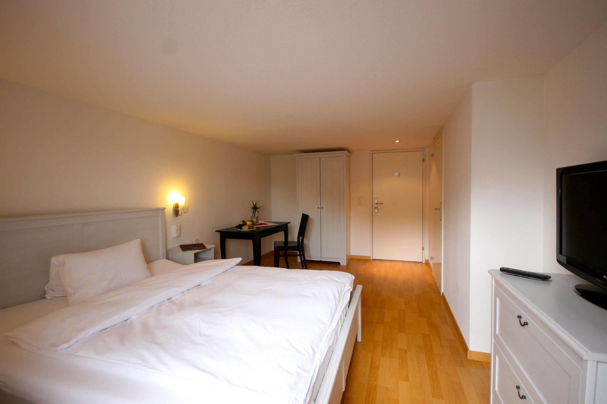 Gasthof Loewen Bassersdorf Extérieur photo